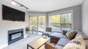 TV, fireplace - Whistler - The Aspens 233 (Whistler)