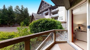 Property grounds - Whistler - The Aspens 137 (Whistler)