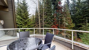 Outdoor dining - Whistler - The Aspens 330 (Whistler)