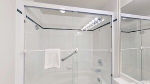 Hair dryer - Whistler - Town Plaza 202 (Whistler)