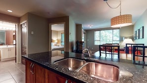 Interior - Whistler - Town Plaza 302 (Whistler)