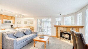 TV, fireplace - Whistler - Valhalla #39 (Whistler)