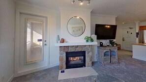 Interior - Whistler - Town Plaza 427 (Whistler)