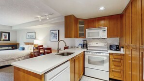 Refrigerador, microondas, horno y lavavajillas 