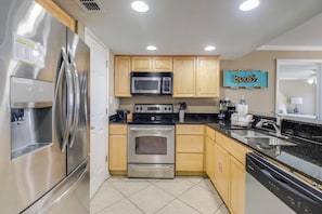 Private kitchen - Settle in to the Gulf Coast Rhythm at Villas at Ocean Club B118 (Biloxi)