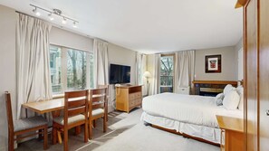 Iron/ironing board, Internet - Whistler - Whistler Peak Lodge 206 (Whistler)