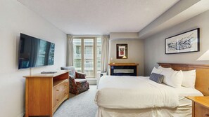 Iron/ironing board, Internet - Whistler - Whistler Peak Lodge 205 (Whistler)