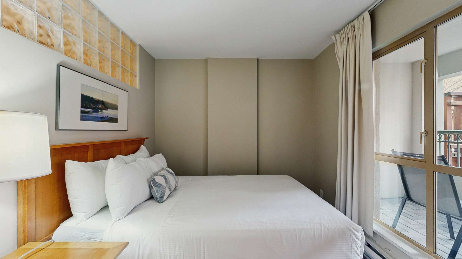 2 soverom, strykejern/-brett og internettilgang