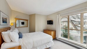 2 slaapkamers, een strijkplank/strijkijzer, internet