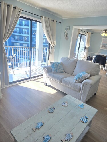 Beautiful, comfortable, affordable 2 bdrm, 2 ba condo at oceanfront resort!