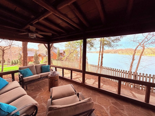 Log Cabin Retreat Two Cabins, One Stay