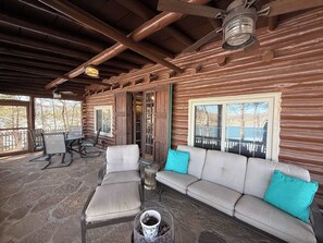 Outdoor dining - Log Cabin Retreat Two Cabins, One Stay (Camdenton)