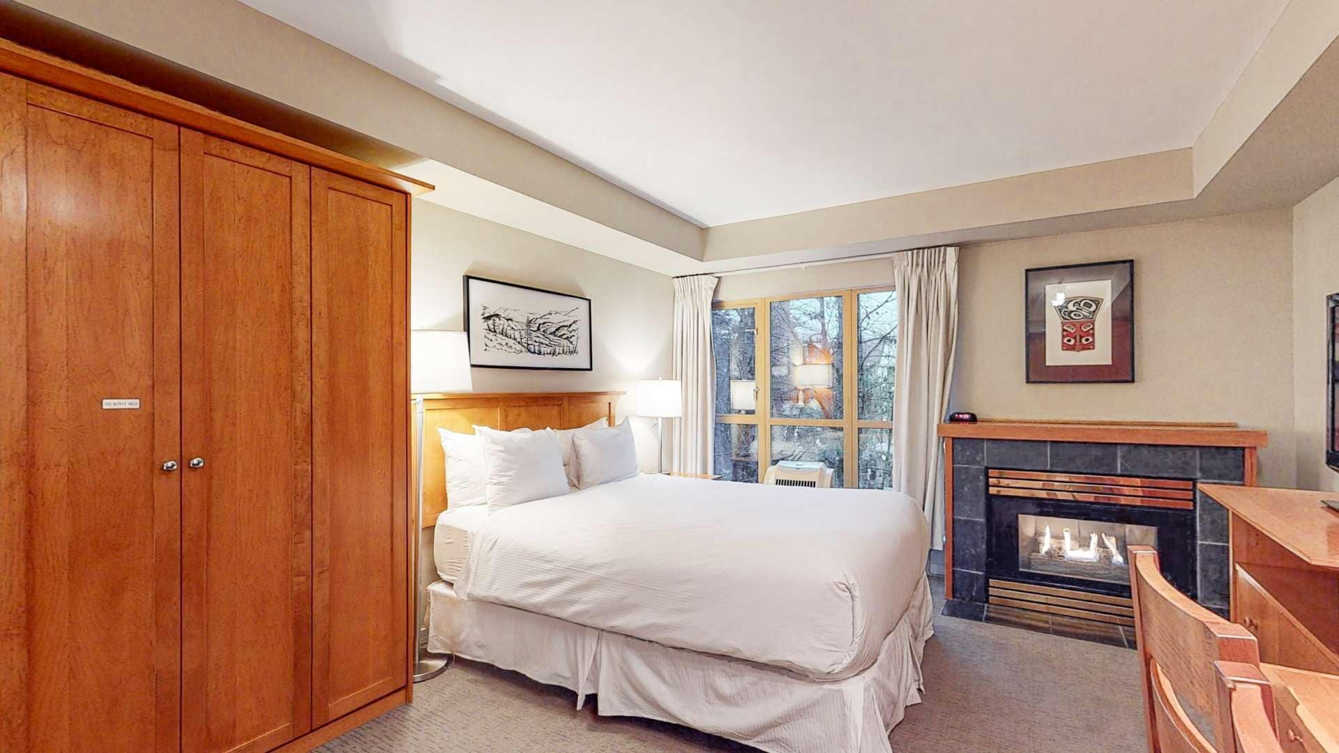 Tabla de planchar con plancha y Internet