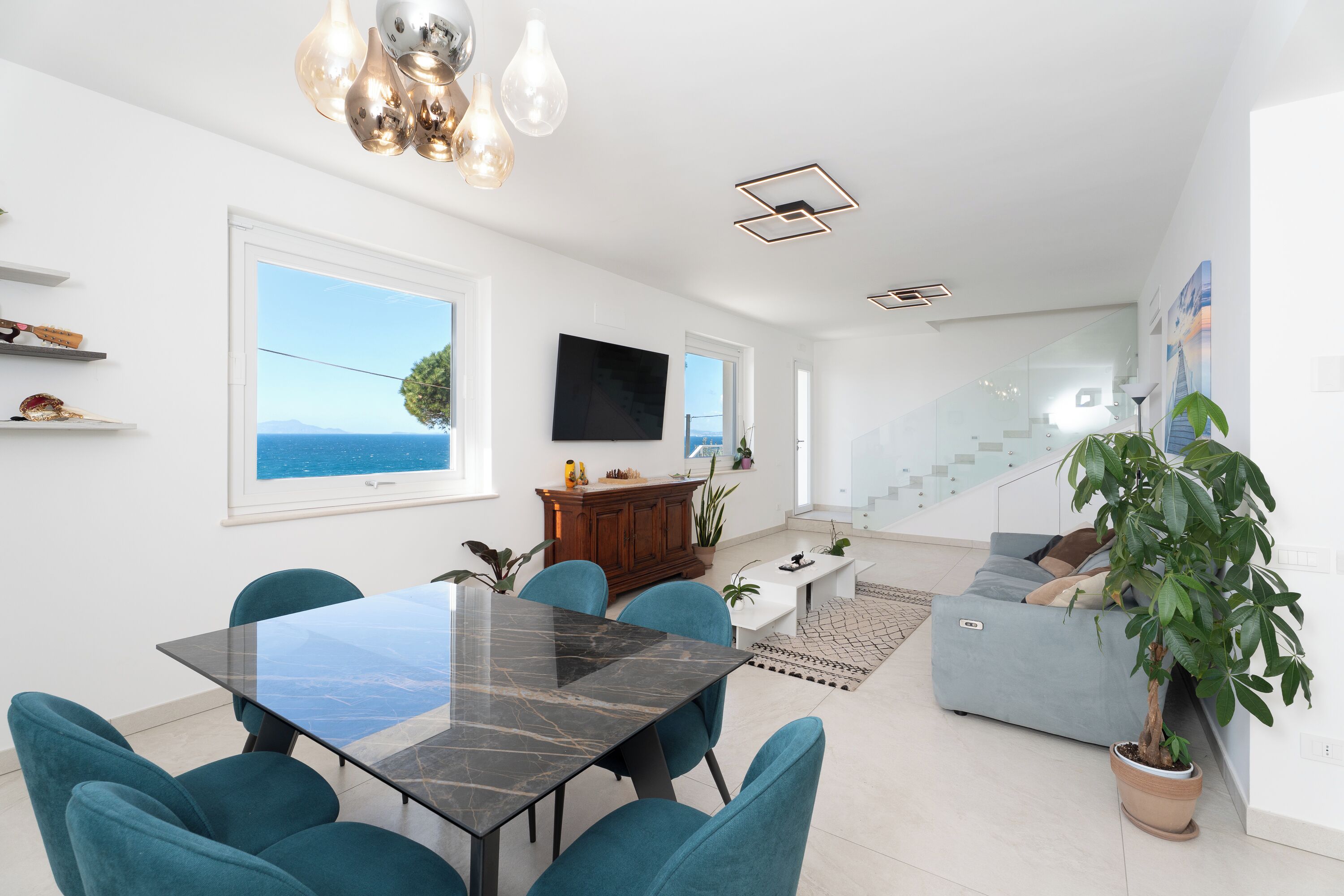Vila, vista para o mar | Área de estar | TV de tela plana 32 polegadas com canais digitais