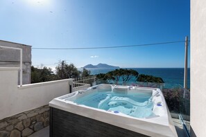 Villa - havsutsikt | Privat bubbelpool