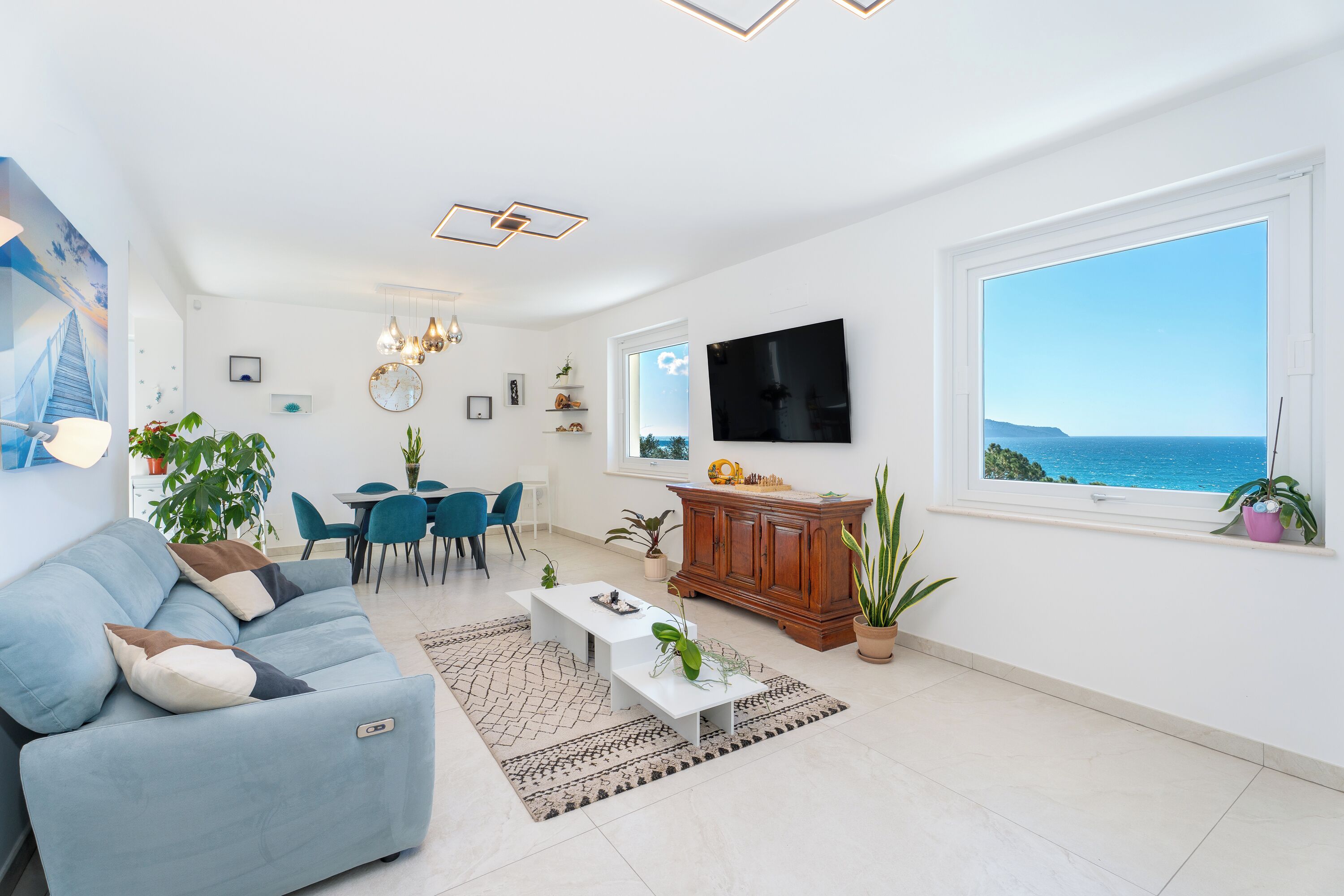 Villa, Sea View | Ruang tamu | 32 inci televisyen skrin rata dengan digital 