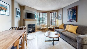 TV, fireplace - Whistler - The Marquise 321 (Whistler)