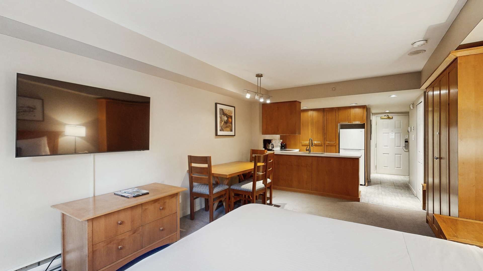 Tabla de planchar con plancha y internet 