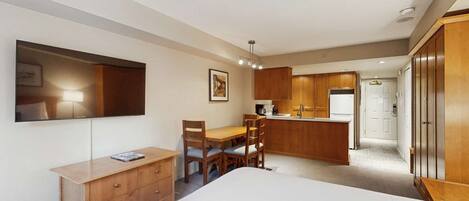 Tabla de planchar con plancha y internet