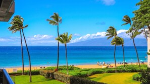 On the beach - The Whaler Resort on Kaanapali Beach Ocean Views + Modern Upgrades in Studio 316 (Lahaina)