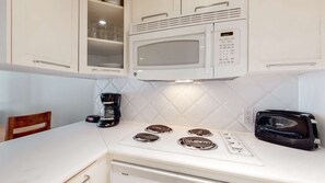 Frigorifero, microonde, forno, macchina per tè/caffè