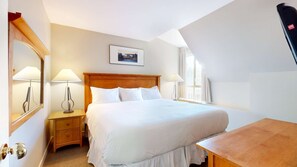 1 sovrum, strykjärn/strykbräda och internet