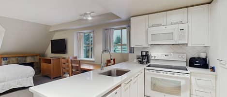 Refrigerador, microondas, horno y lavavajillas