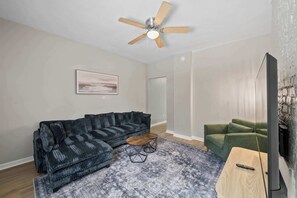 Maison en rangée, Plusieurs lits, cuisine, vue sur le jardin (North Pearl Residencies 876) | Aire de séjour