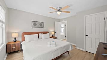 Maison mitoyenne, plusieurs lits, cuisine, vue jardin (North Pearl Residencies 876) | 2 chambres, décoration personnalisée, ameublement personnalisé