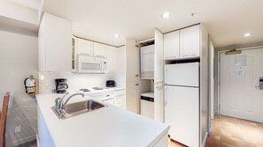 Frigorifero, microonde, forno, lavastoviglie