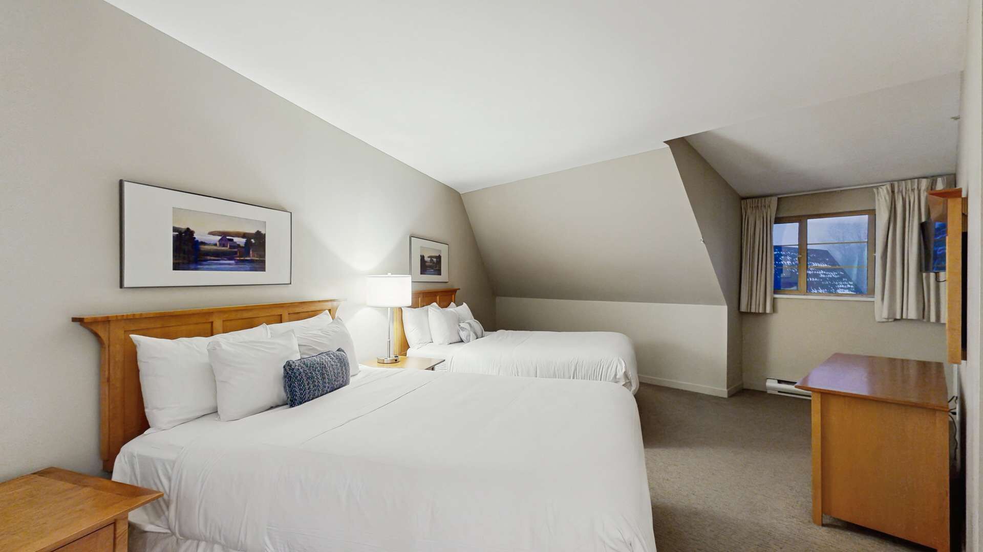 1 chambre, fer et planche à repasser, accès Internet