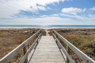 Salty Breeze - 2nd floor Oceanview
