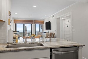 Interior - Salty Breeze - 2nd floor Oceanview (Atlantic Beach)