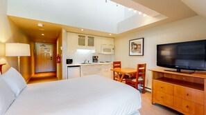 1 sovrum, strykjärn/strykbräda och internet