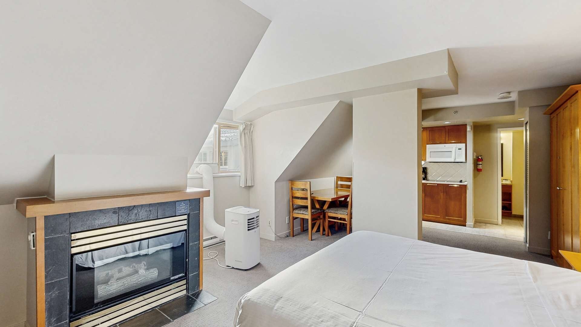 Een strijkplank/strijkijzer, internet