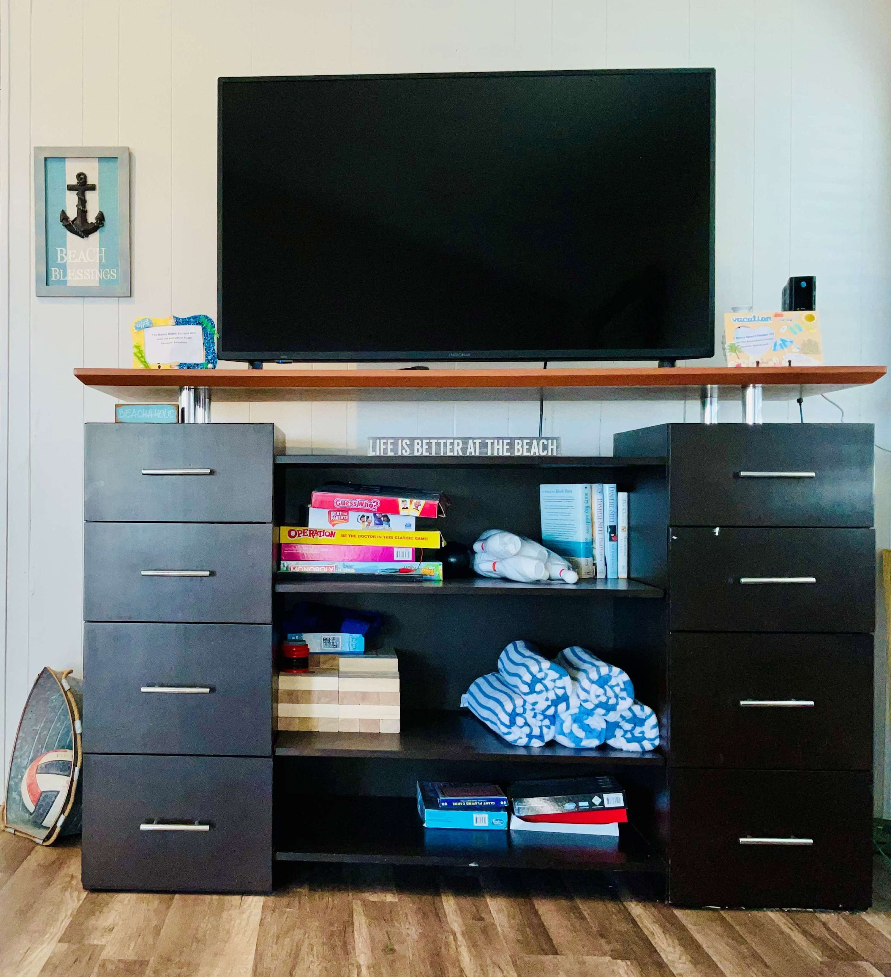 House, Multiple Beds, Patio (Bailey Beach House) | Interior