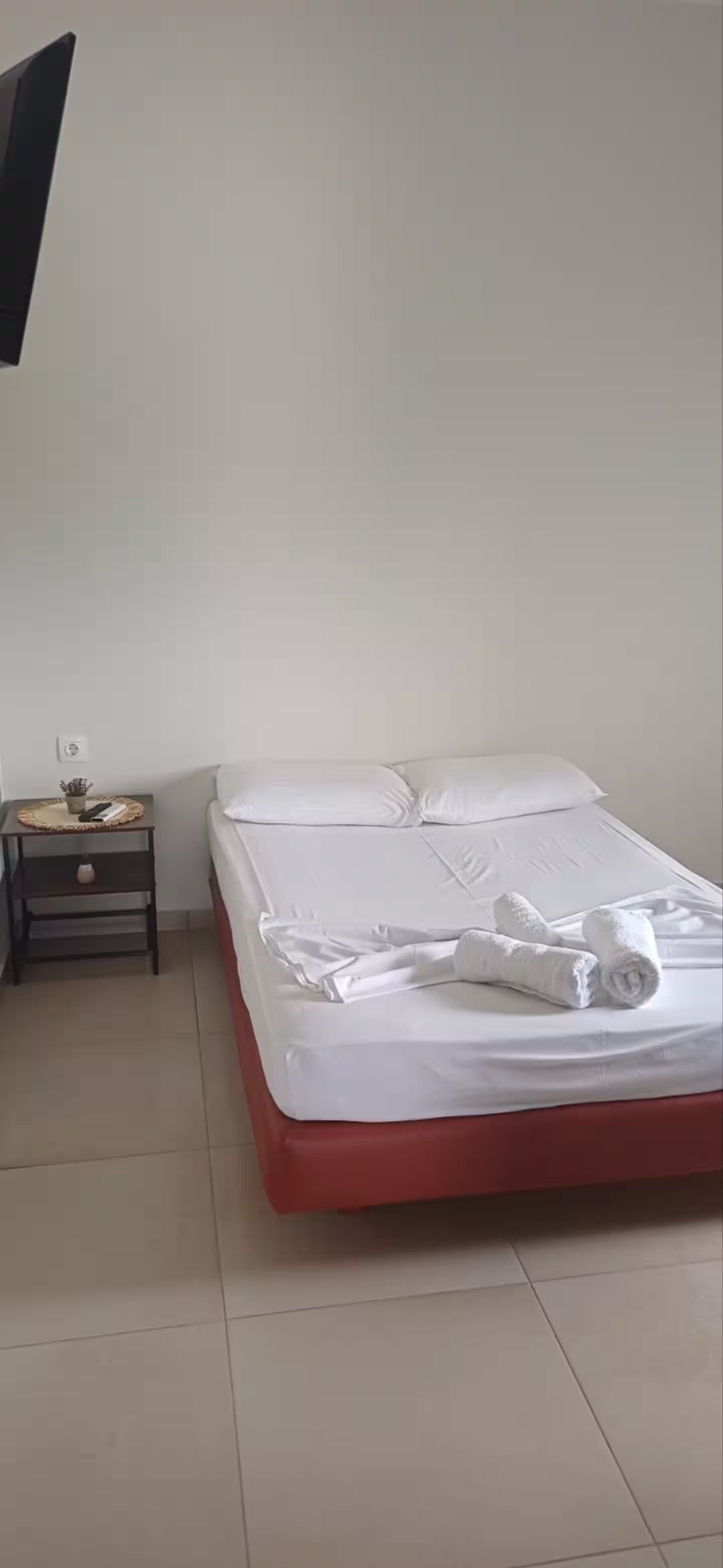 Acceso a internet y ropa de cama 