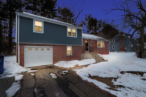 Comfortable Bloomfield 3br Retreat 3 Bedroom Home