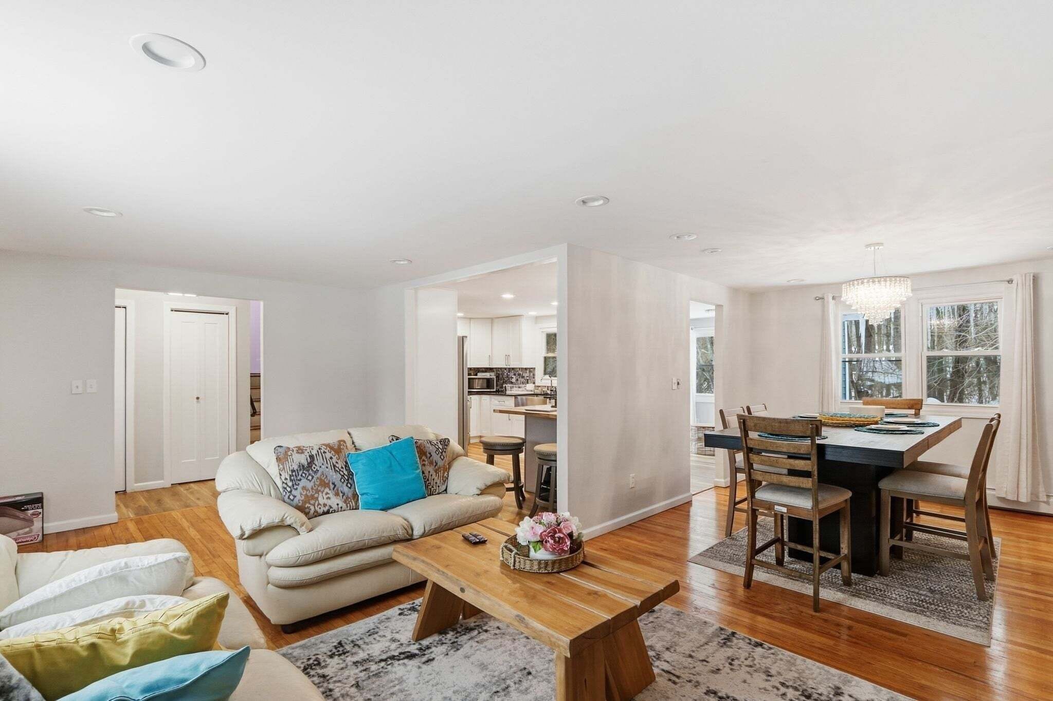 Nhà, 3 phòng ngủ | Khu phòng khách | Smart TV, dịch vụ stream 