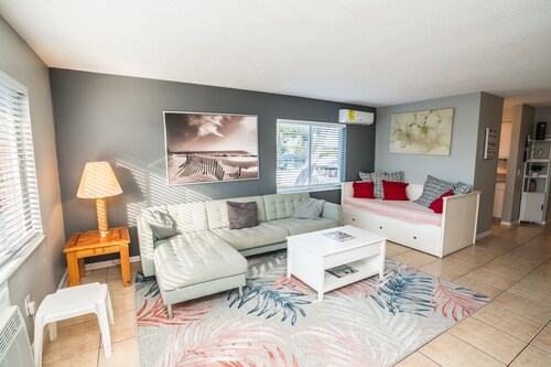 Clearwater Cove - 2344 Shelley St 1 Bedroom Condo