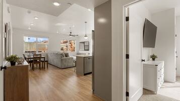 Condo, 2 Bedrooms | Interior