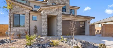 House, 5 Bedrooms | Exterior