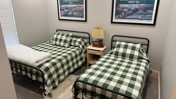 4 bedrooms, iron/ironing board, free WiFi, bed sheets