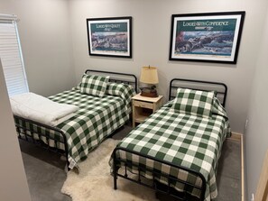 Bügeleisen/Bügelbrett, kostenloses WLAN, Bettwäsche