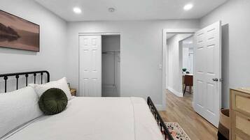 House, Multiple Beds, Kitchen, Garden View (Casa De Campo) | 4 bedrooms, individually decorated, individually furnished, bed sheets