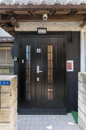 Exterior detail - 4 mins Metro to Namba. near stn. 2 floors japanese style.2tatami rooms, 2toilets (Bainan, Nishinari-ku, Osaka)