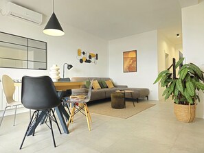 TV - für 3 Personen und 1 Kind in Sibenik, Dalmatien by Interhome (Šibenik)