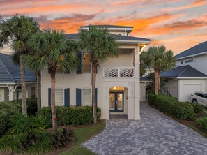 Exterior - "Sandy Shores" Beach Access, Pool, Golf Cart, Fire Pit, Tennis and Pickleball (Destin)