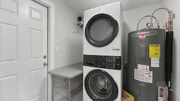 House, Multiple Beds, Kitchen, Garden View (Casa De Campo Unit B) | Laundry