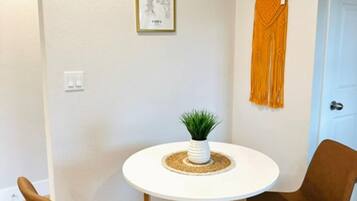 House, Multiple Beds, Kitchen, Garden View (Casa De Campo Unit B) | Dining